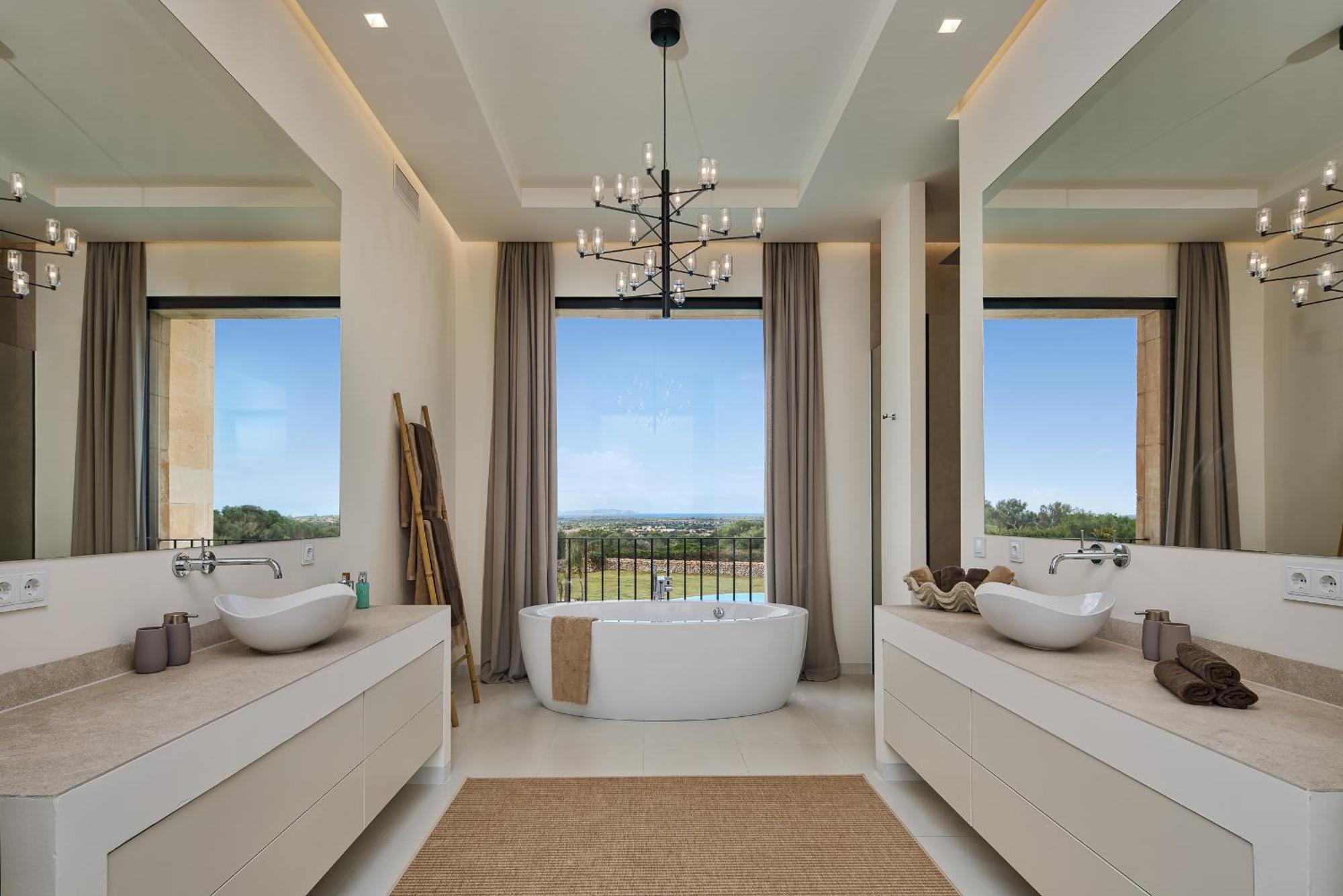 Villa Super Luxury Biggest Pool Mallorca's