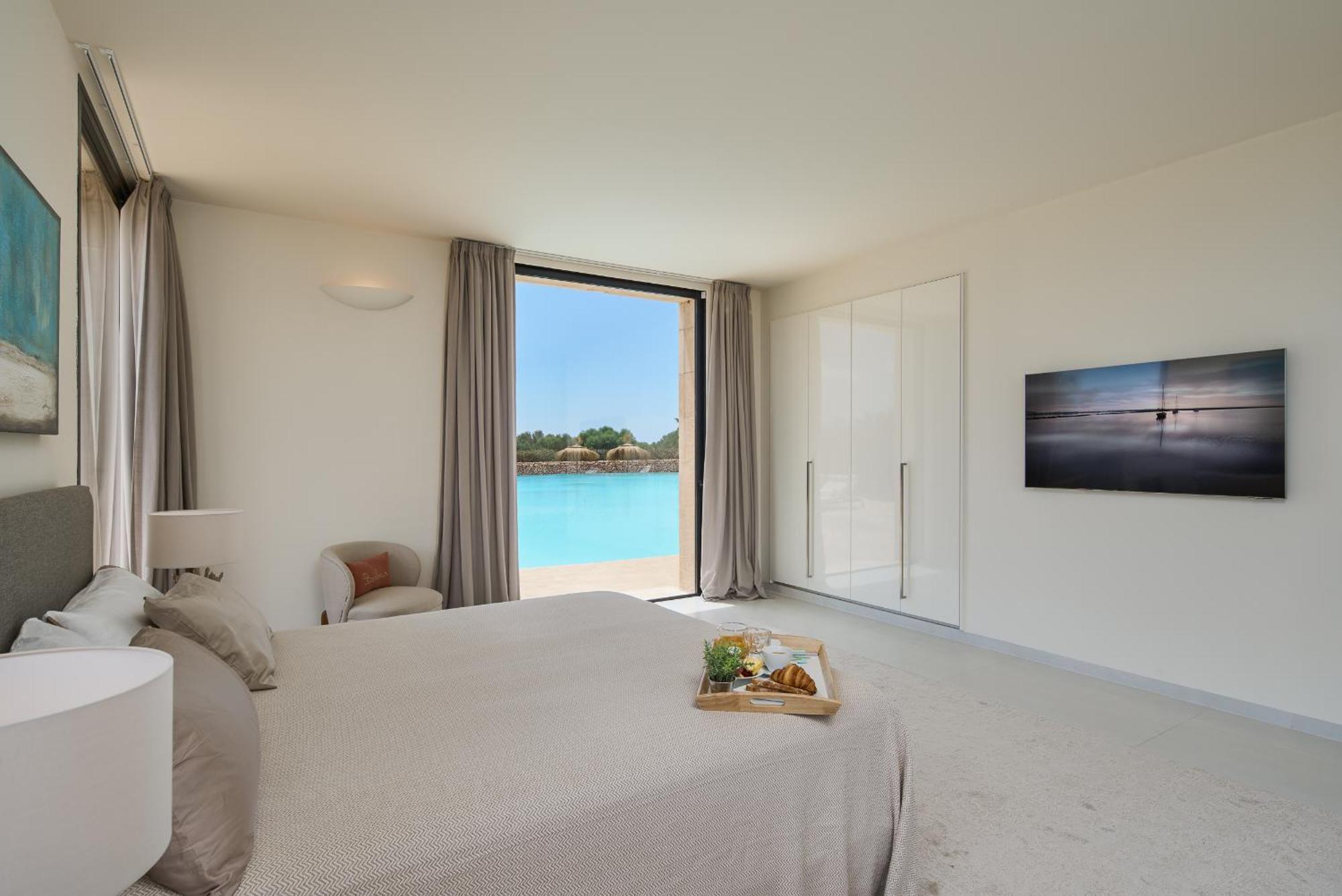 Villa Super Luxury Biggest Pool Mallorca's *