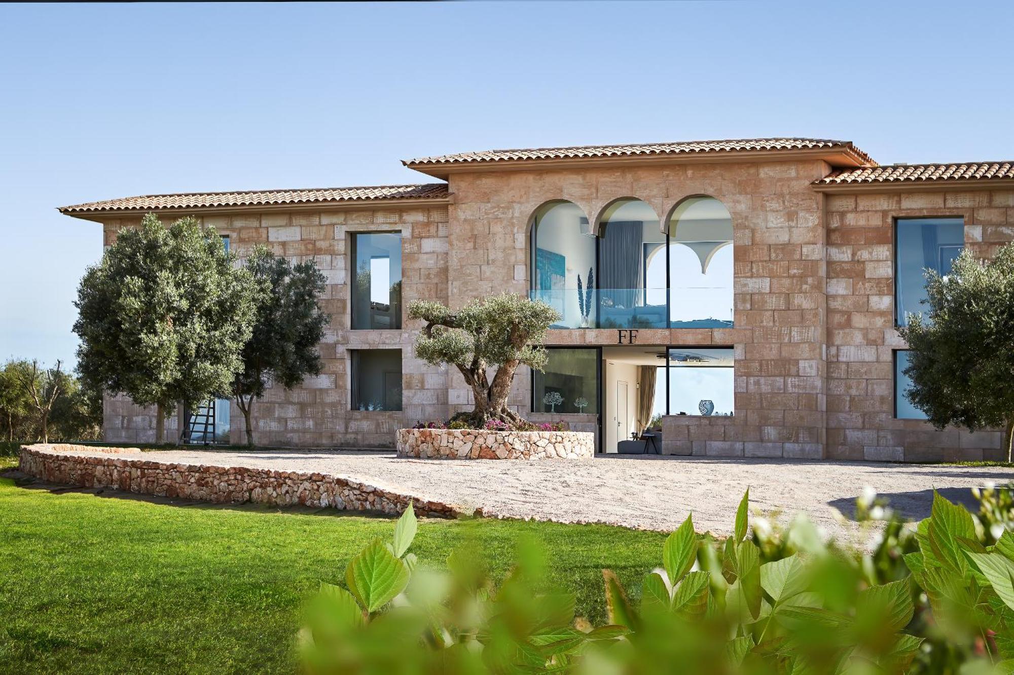 Super Luxury Biggest Pool Mallorca's